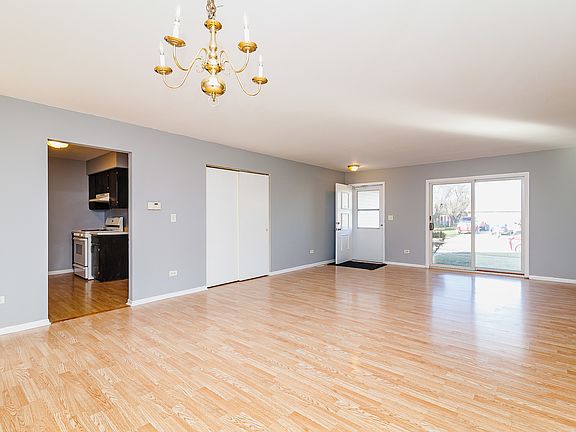 5th image of 611-613 Chardonnay Ln