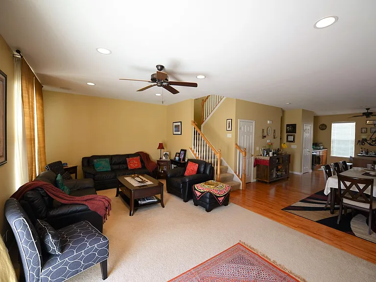 817 Lewisburg Ln — Photo 6