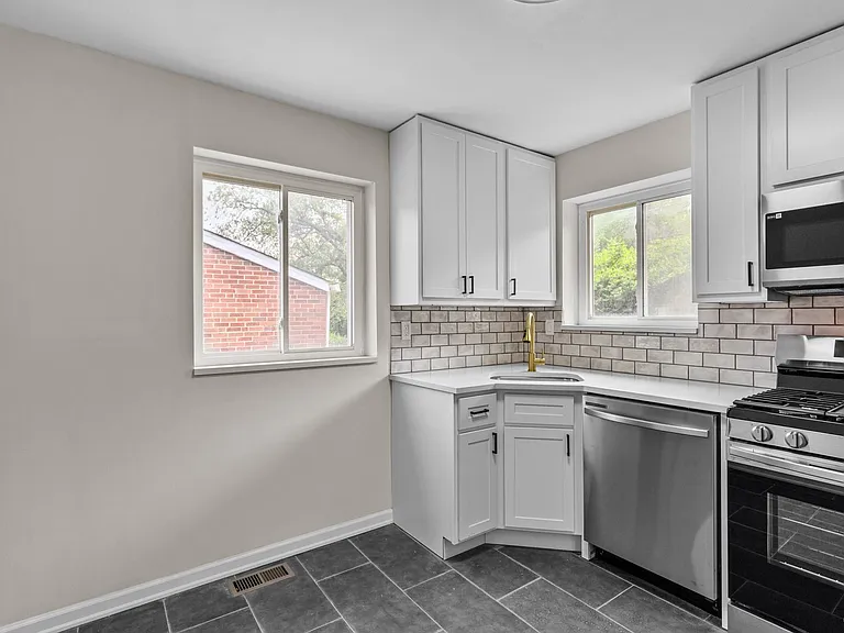 7812 Drexel Dr — Photo 7
