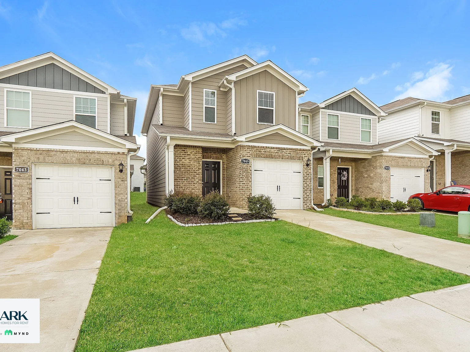 3 bed, 2.5 bath, 1367 sqft, $1,546 — Photo 3