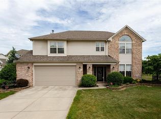 5664 Gainesway Dr, Greenwood, IN 46142