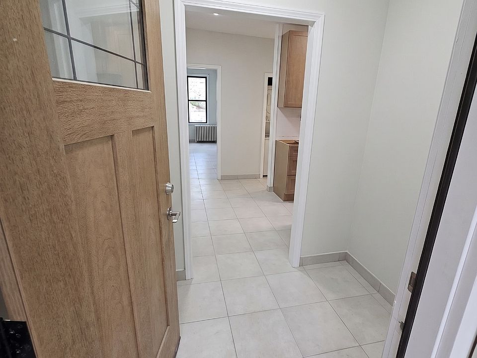 1st image of 2232 E 7th St #2F