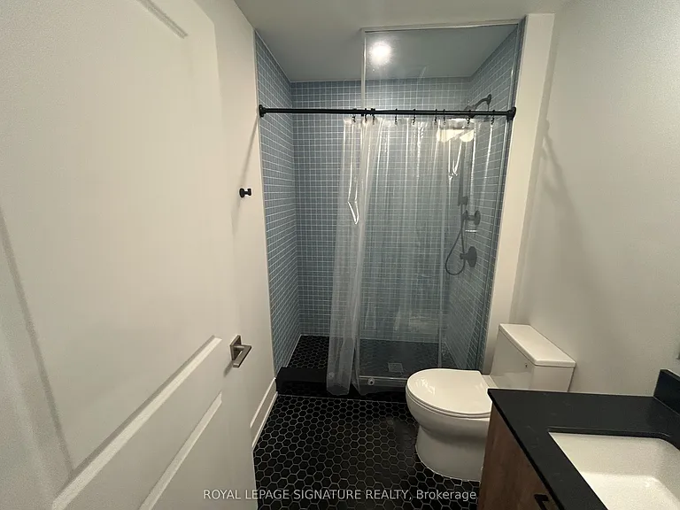 206 King St W #501 — Photo 18