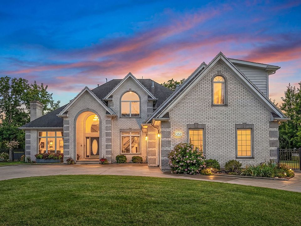 1st image of 1 Bell Oak Ln
