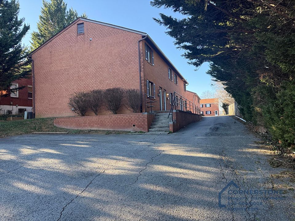 1st image of 106 Lee Ave NE #2