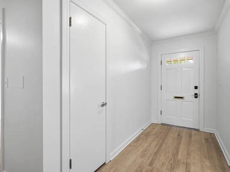 2037 Griffith Ave — Photo 17