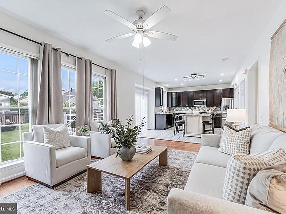 3rd image of 12509 Fox View Way