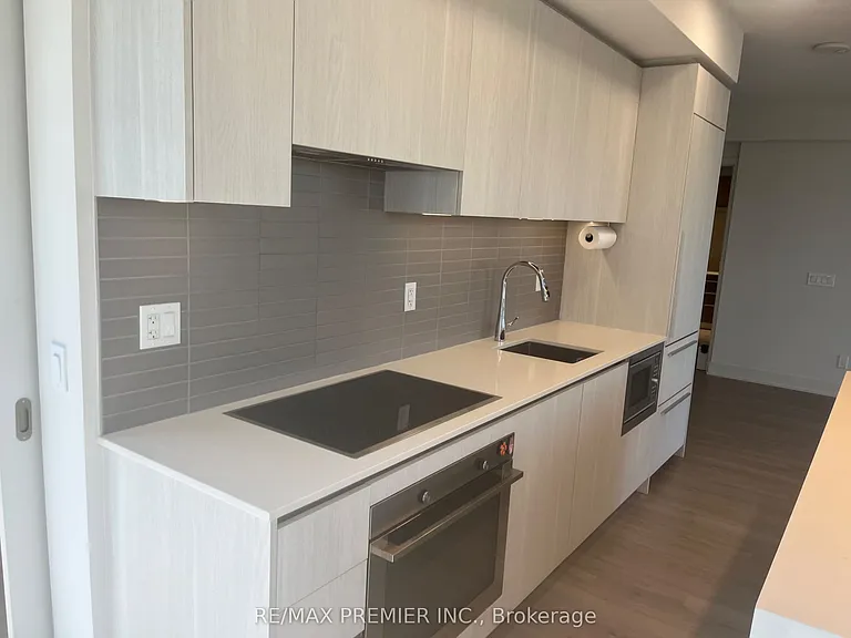 8 Cumberland St #3506 — Photo 4