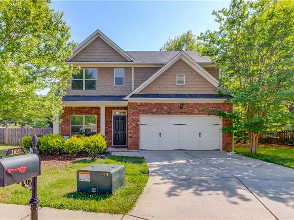 1691 Scenic Pines Dr, Lawrenceville, GA 30044