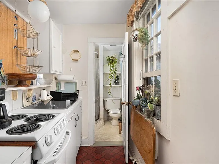 73 Thames St #B — Photo 6