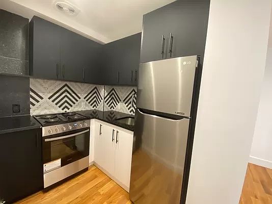 4th image of 795 Franklin Ave #5AC