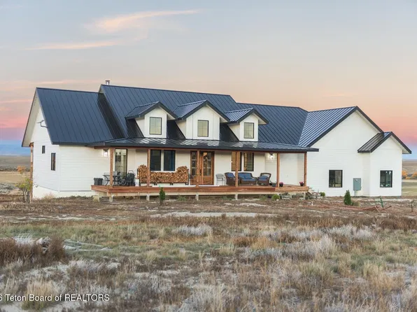 1282 Paradise Rd, Big Piney, WY 83113