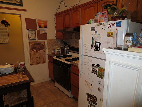4th image of 62 Egmont St APT 6F