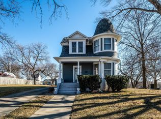 103 N Walnut St, Avoca, IA 51521