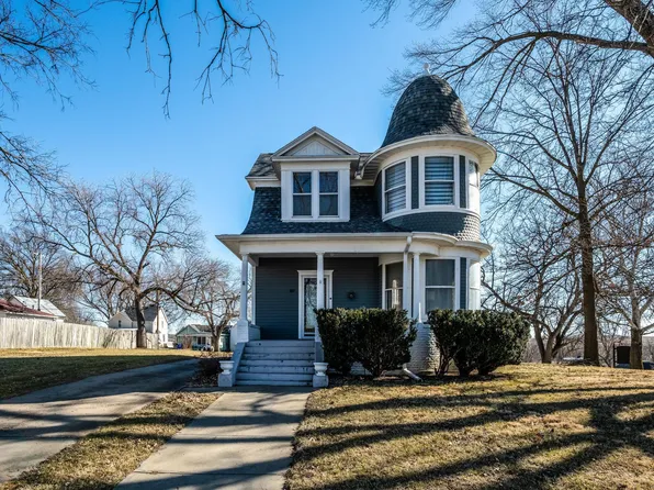 103 N Walnut St, Avoca, IA 51521