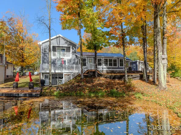 23941 Beers Rd, Mesick, MI 49668