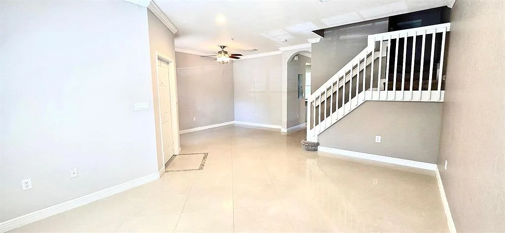 3 bed, 1536 sqft, $2,950 — Photo 2