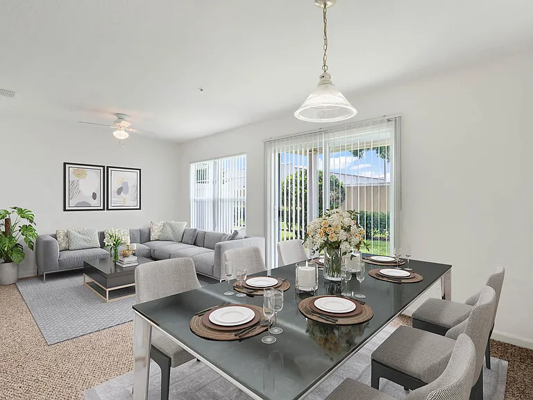 Living Room/Dining Area