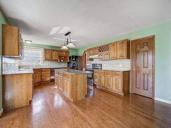 3rd image of 2268 Van Tassel Dr