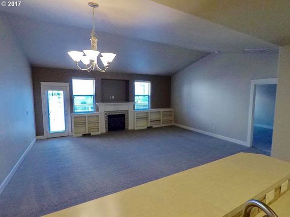 4th image of 5934 NE 48th St