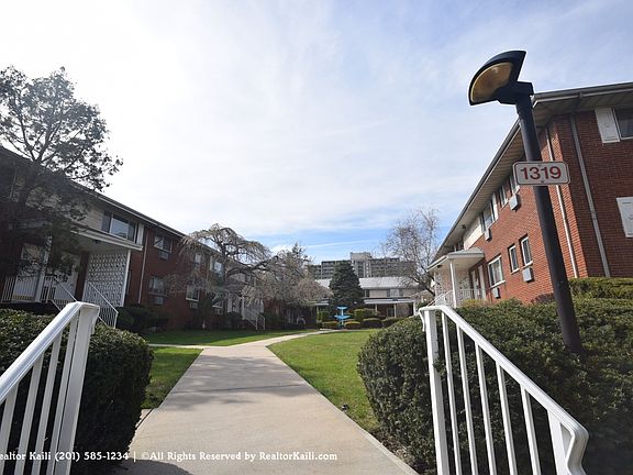 2nd image of 1319 Anderson Ave #17-1917