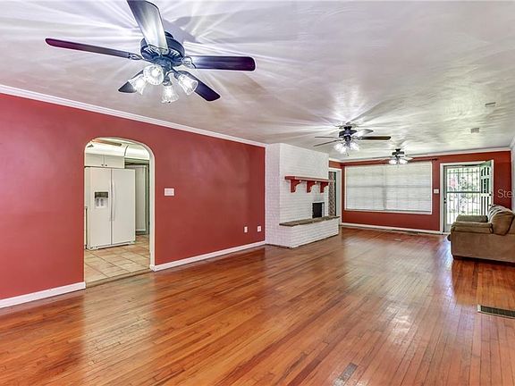4th image of 702 E Kentucky Ave