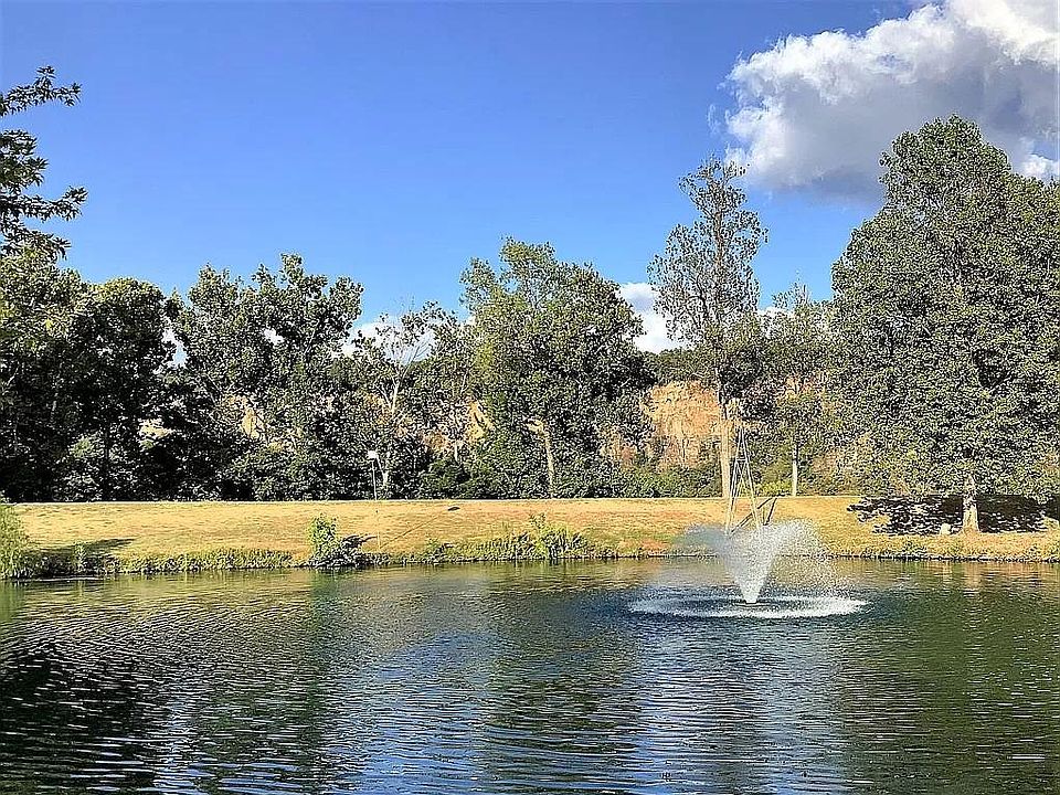 1st image of 2512 Riverfront Dr