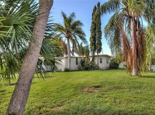 31647 Terrace Dr, Tavares, FL 32778
