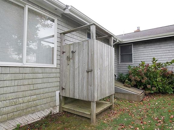 4th image of 252 Carpenter Dr