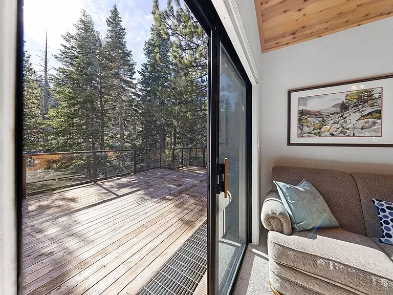 16323 Ski Slope Way — Photo 4