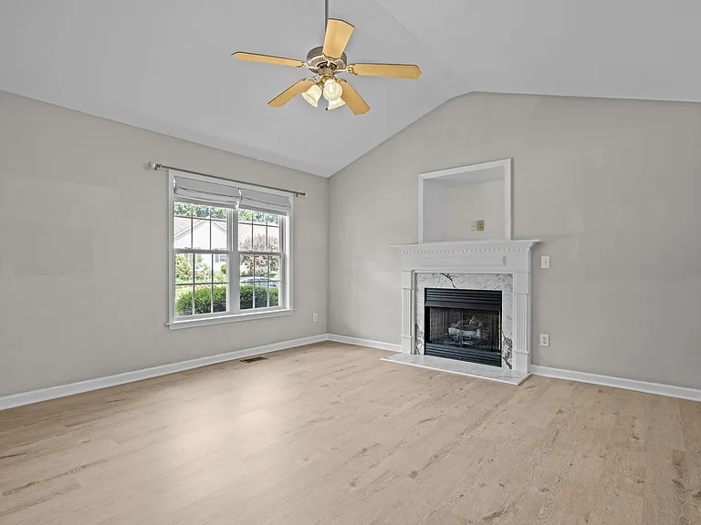 404 Foxbridge Ct — Photo 15