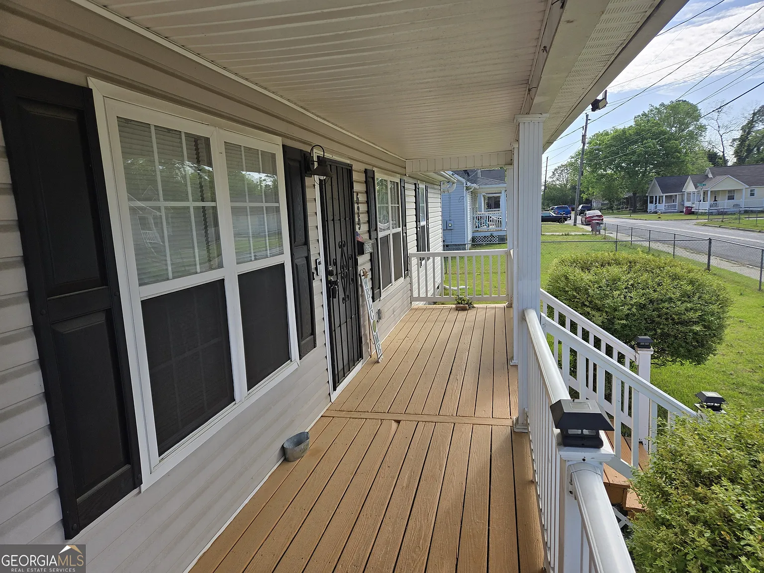 3 bed, 2.0 bath, $1,500 — Photo 2