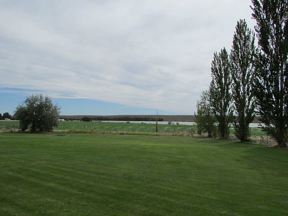 3rd image of 3643 Lake Vista Pl NE