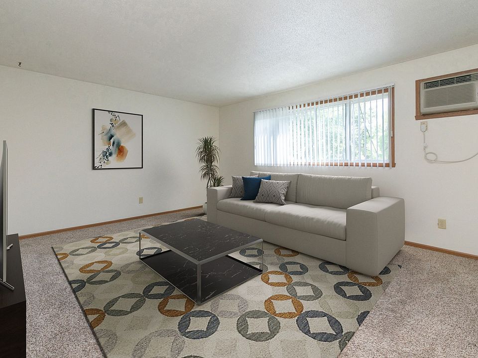 Fargo, ND White Ridge Apartments | Living