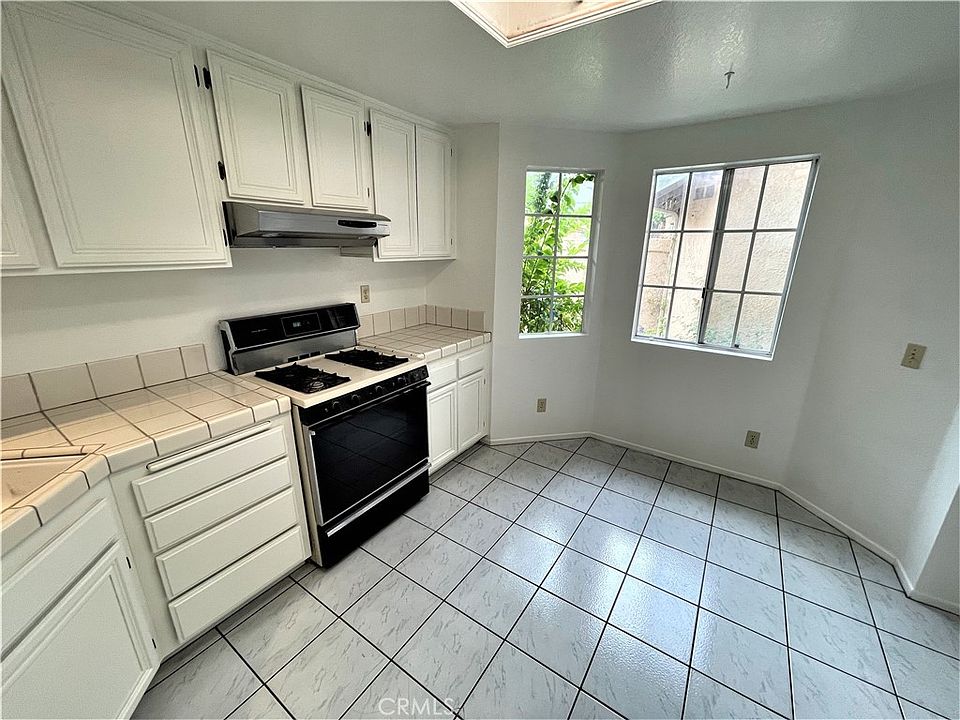 1st image of 27385 Paseo La Serna