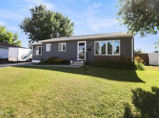 504 15th Ave W, Williston, ND 58801