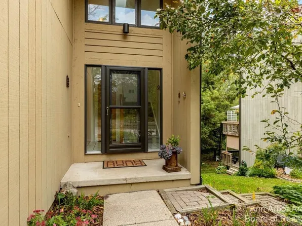 1890 W Liberty St, Ann Arbor, MI 48103