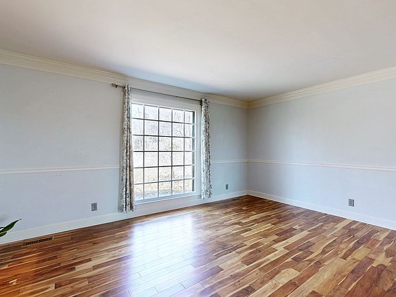 5th image of 808 Shady Bluff Trl