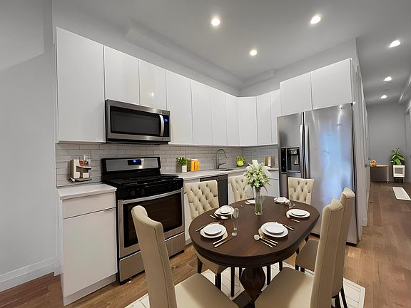 4th image of 315 W 103rd St #3B