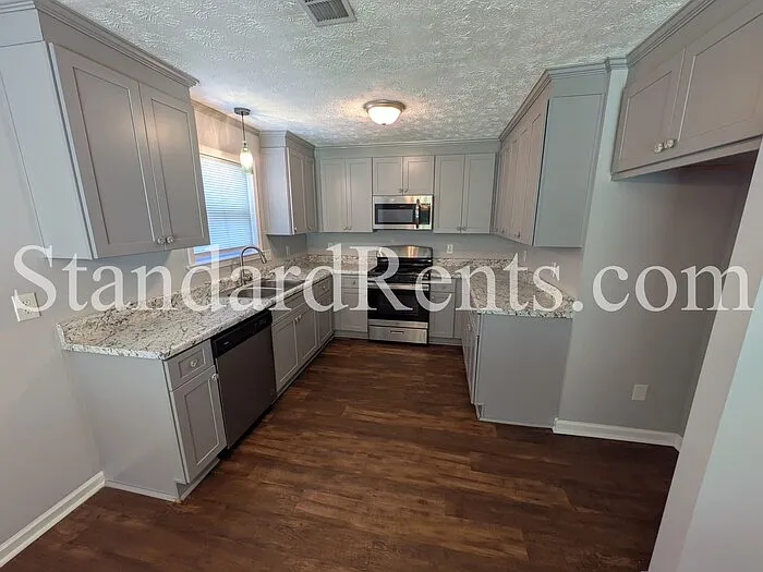 8121 Winewood Way — Photo 14