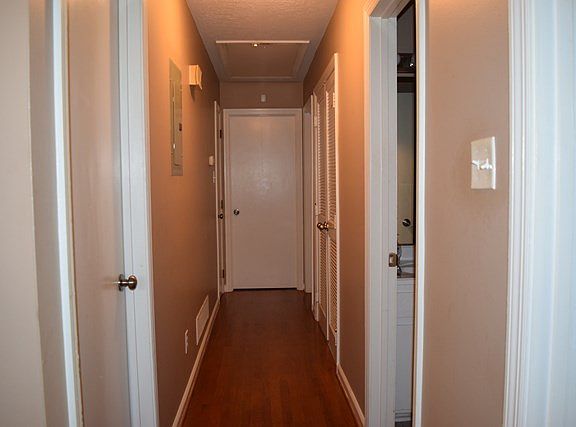 5th image of 206 Woodbine St