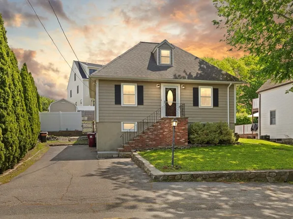 33 Ledge St, Melrose, MA 02176