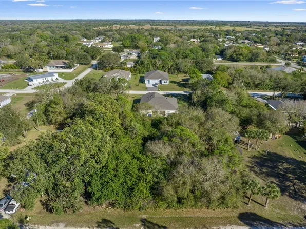 8746 93rd Ct, Vero Beach, FL 32967