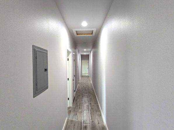 laredo-texas-447524060 picture