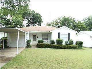 1st image of 1426 S Oak Cliff Blvd