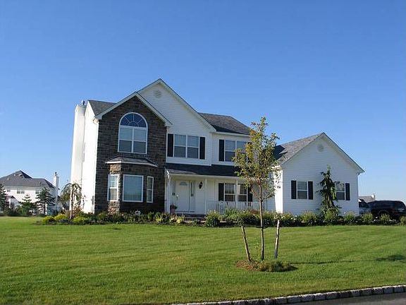 3rd image of 14 Boisenberry Ln