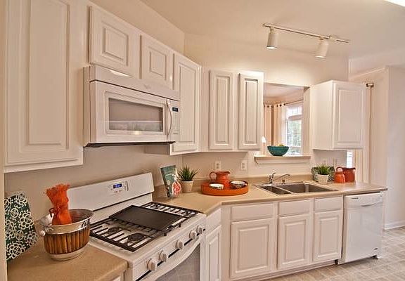 3rd image of 13008 Elm Tree Dr APT 303