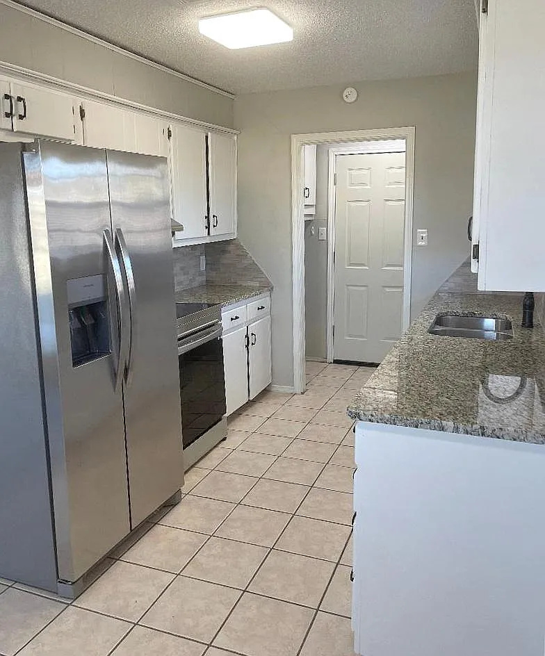 Building Photo - 7407 SW 74th Pl