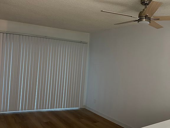 3rd image of 8016 Owensmouth Ave #10