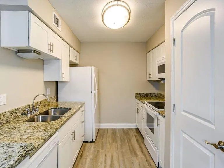Garden Grove Apartments — Photo 3